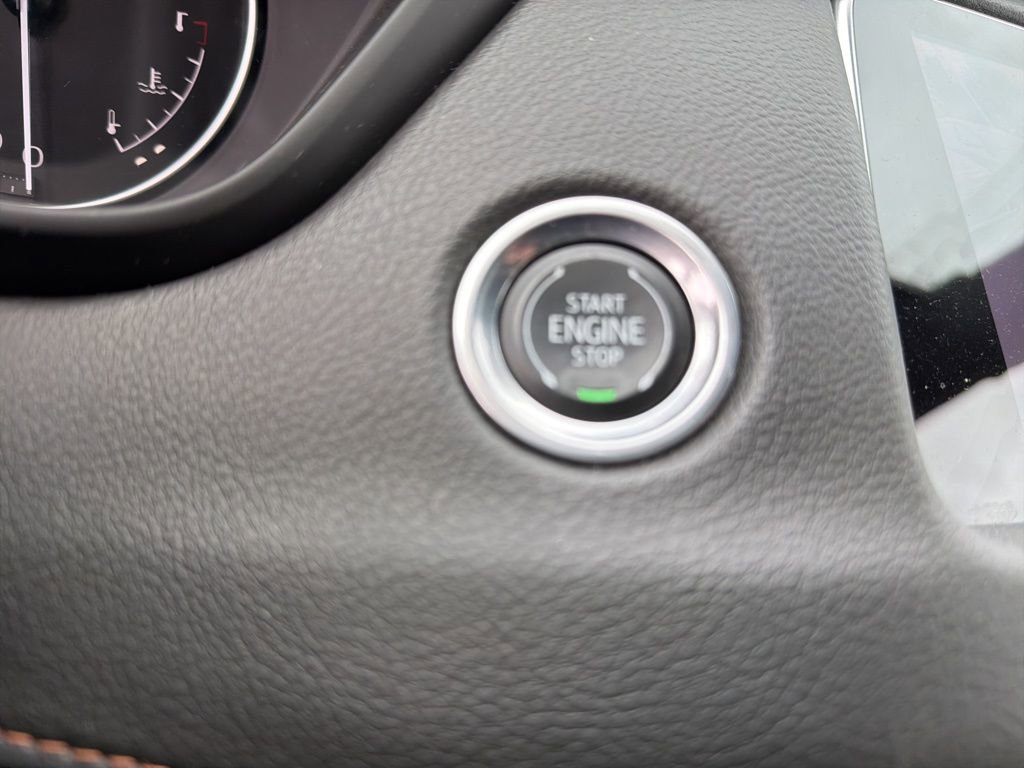 Used 2023 Cadillac XT4 Sport AWD/4WD image 27