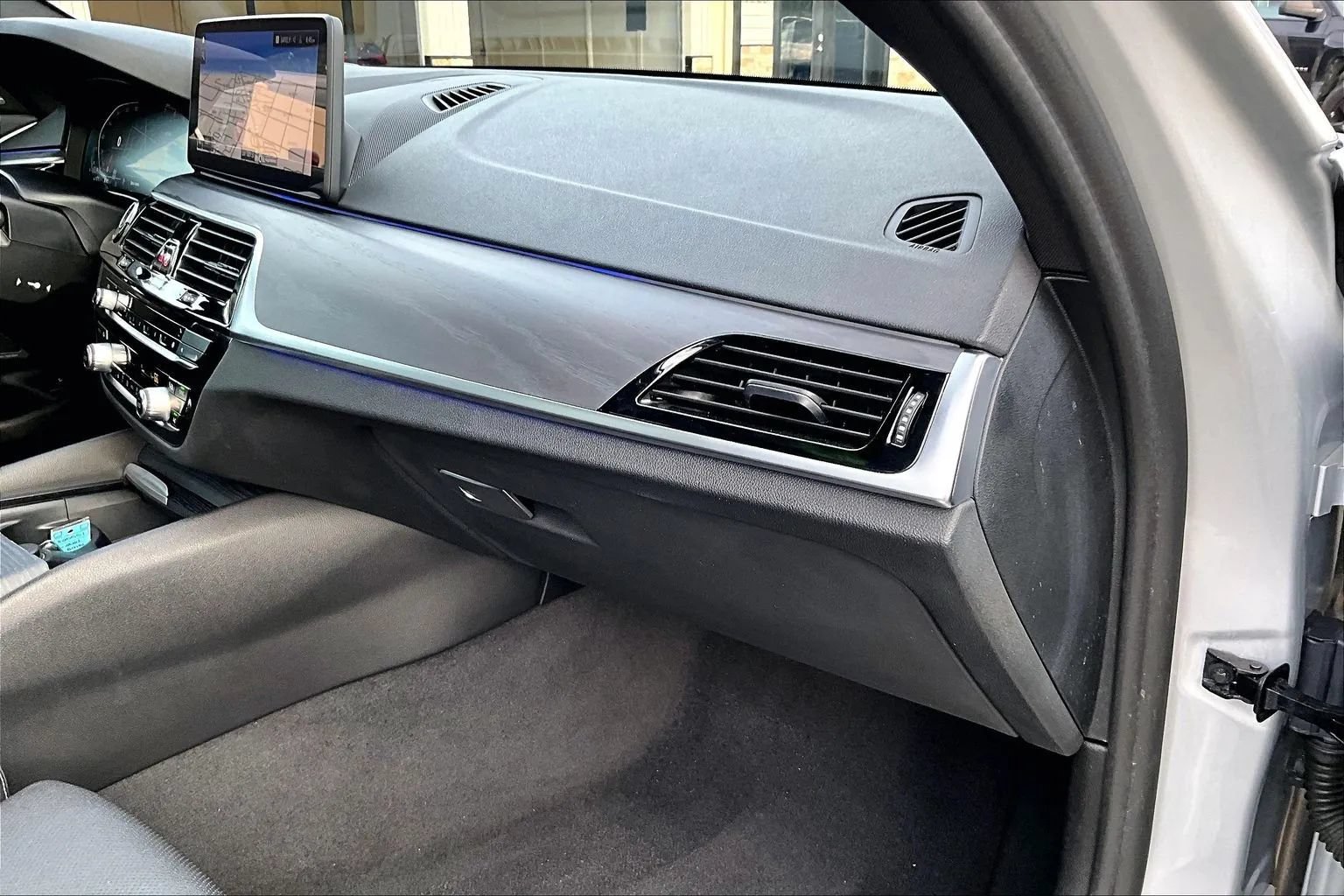 Used 2021 BMW 530i RWD image 16