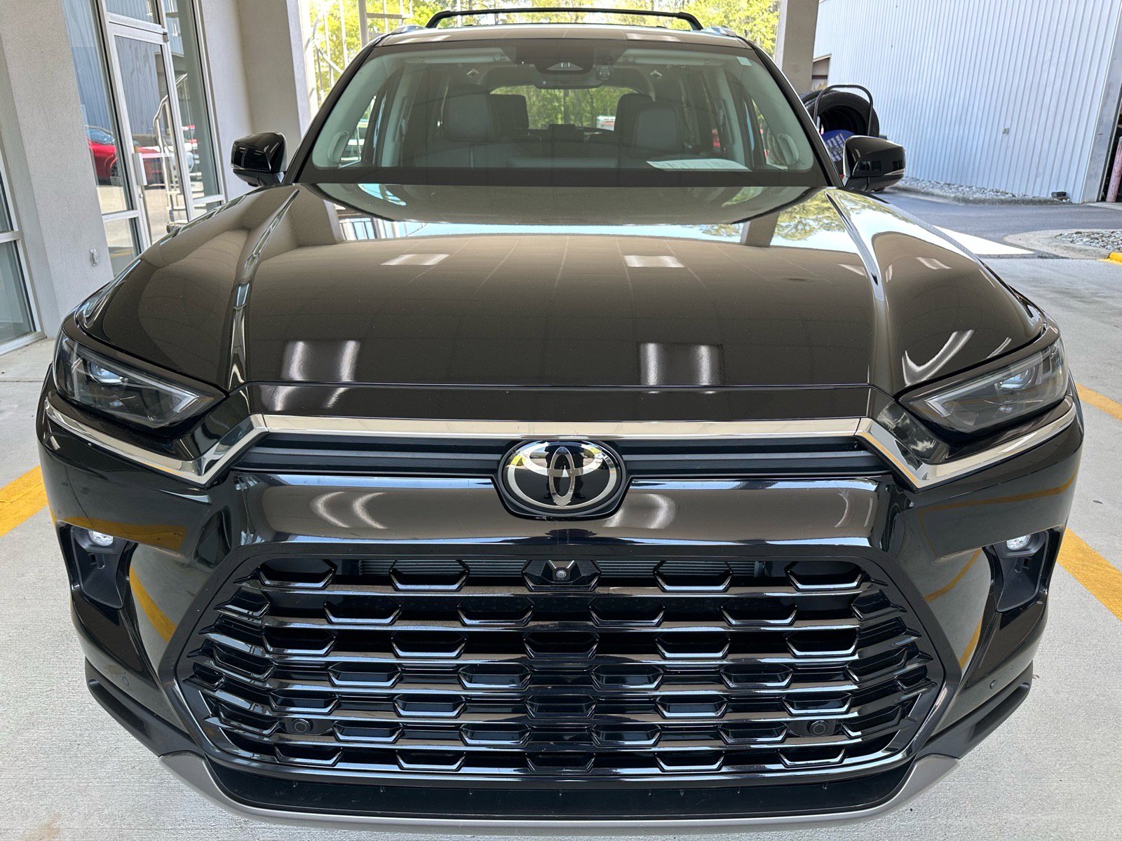 Used 2024 Toyota Grand Highlander Limited image 8