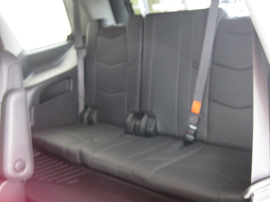 Used 2019 Cadillac Escalade Premium Luxury w/ Escalade Sport Edition image 36