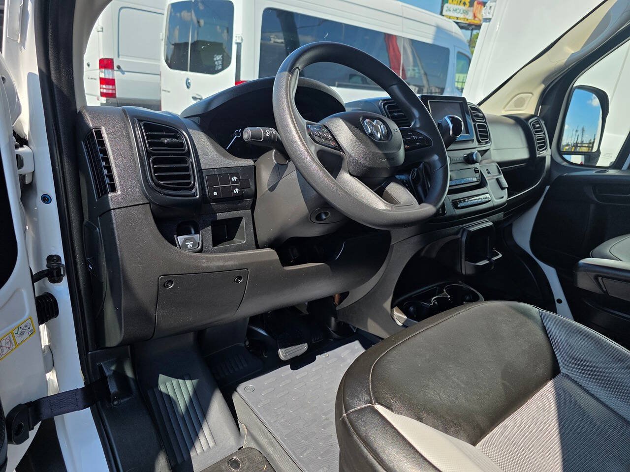 Used 2025 RAM ProMaster 3500 w/ Convenience Group FWD image 16