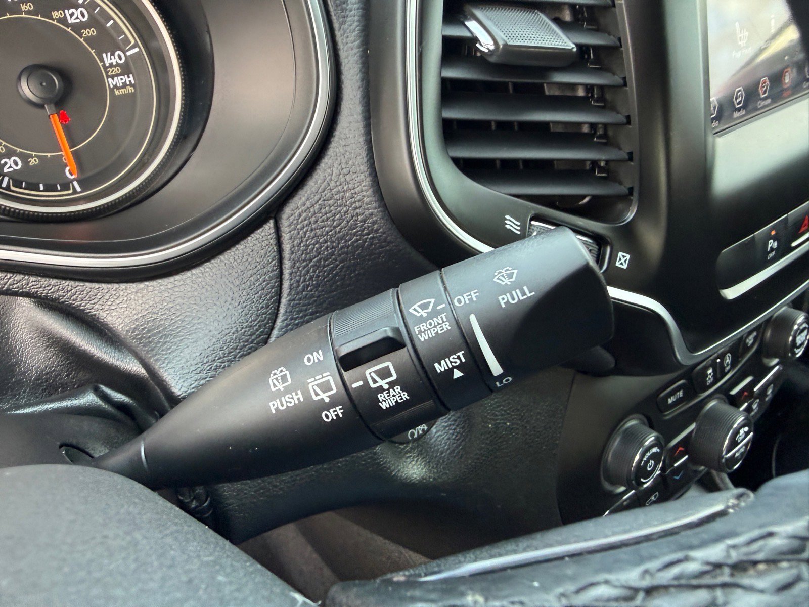 Used 2019 Jeep Cherokee Latitude Plus w/ Comfort/Convenience Group image 36