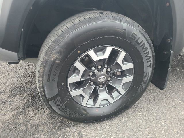 Used 2017 Toyota Tacoma TRD Off-Road image 9