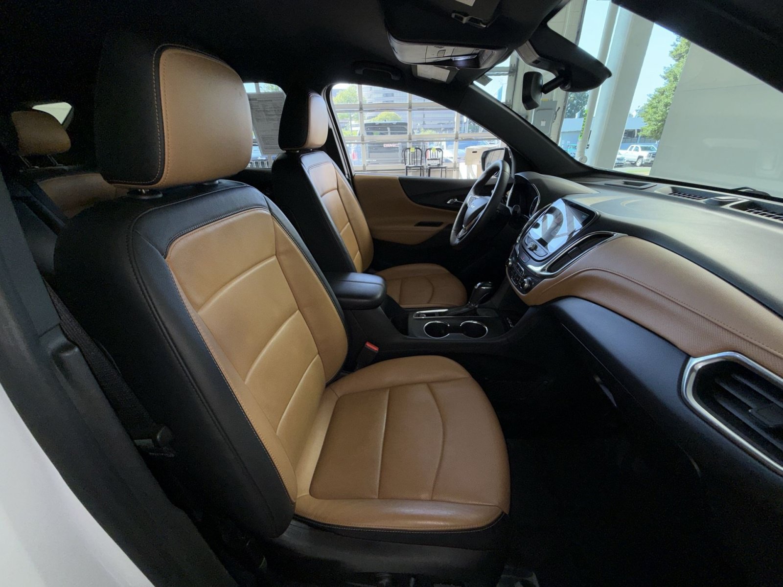 Used 2018 Chevrolet Equinox Premier FWD image 26