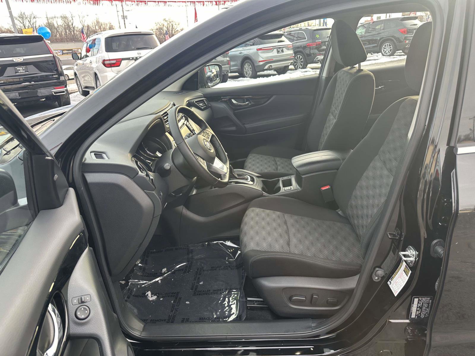 Used 2022 Nissan Rogue Sport SV image 16