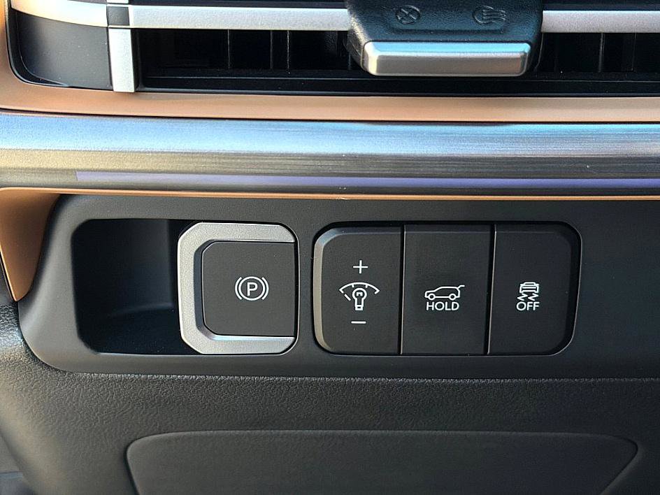 Used 2025 Hyundai Santa Fe Limited image 19