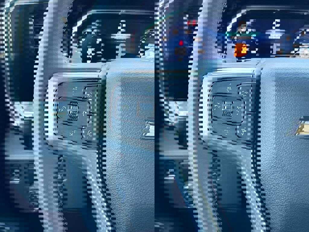 Used 2025 Chevrolet Silverado 1500 LT w/ Leather Package RWD image 21