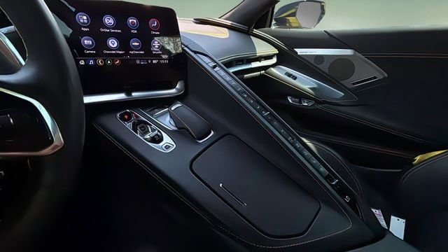 Used 2023 Chevrolet Corvette Stingray Premium Cpe w/ Z51 Performance Package image 19