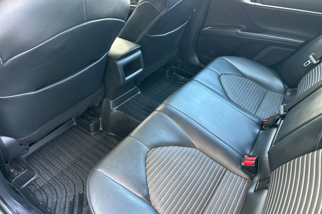Used 2021 Toyota Camry SE FWD image 12