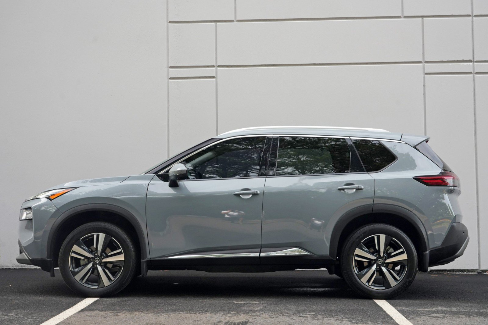 Used 2021 Nissan Rogue SL FWD image 8