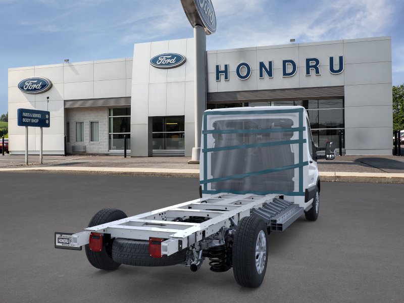 New 2025 Ford E-Transit RWD image 8