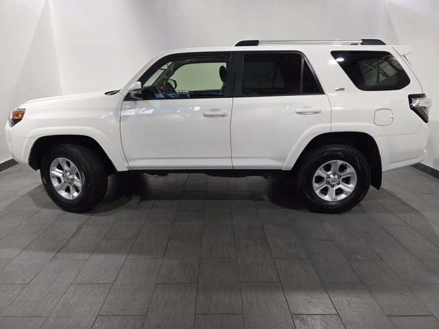 Used 2020 Toyota 4Runner SR5 Premium image 2