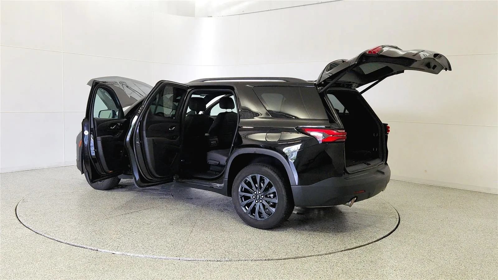 Used 2023 Chevrolet Traverse RS AWD/4WD image 11