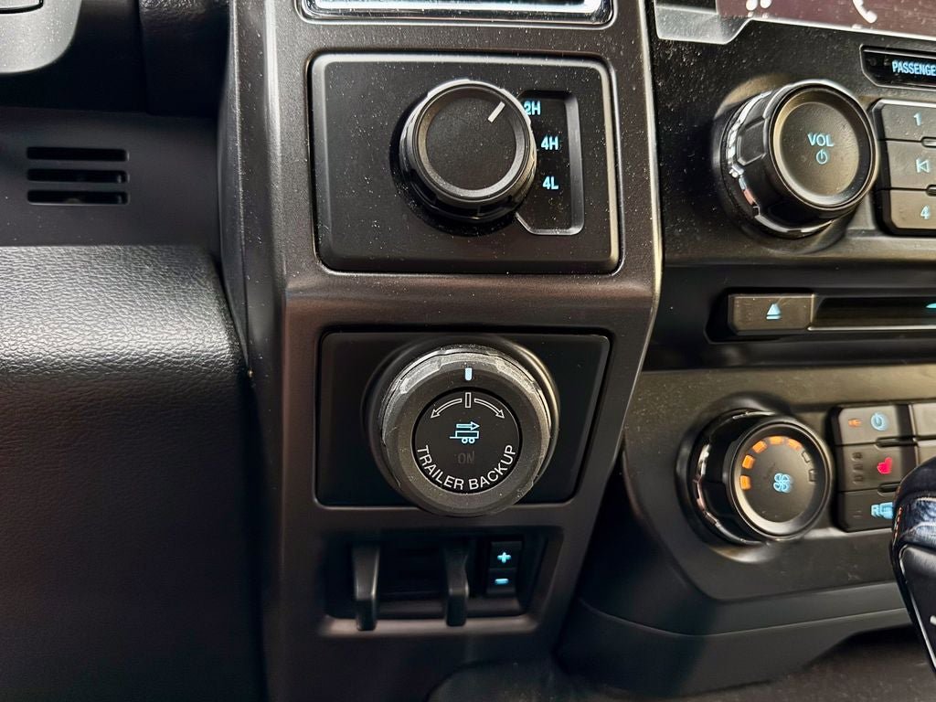 Used 2016 Ford F150 XLT w/ Equipment Group 302A Luxury AWD/4WD image 23