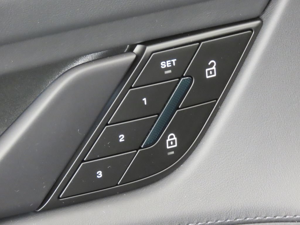 New 2026 Porsche Taycan Turbo AWD/4WD image 36