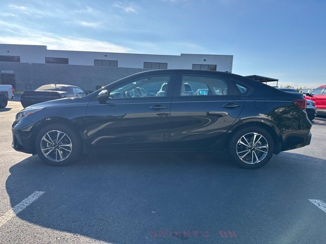 Used 2023 Kia Forte LXS w/ LXS Technology Package FWD image 2