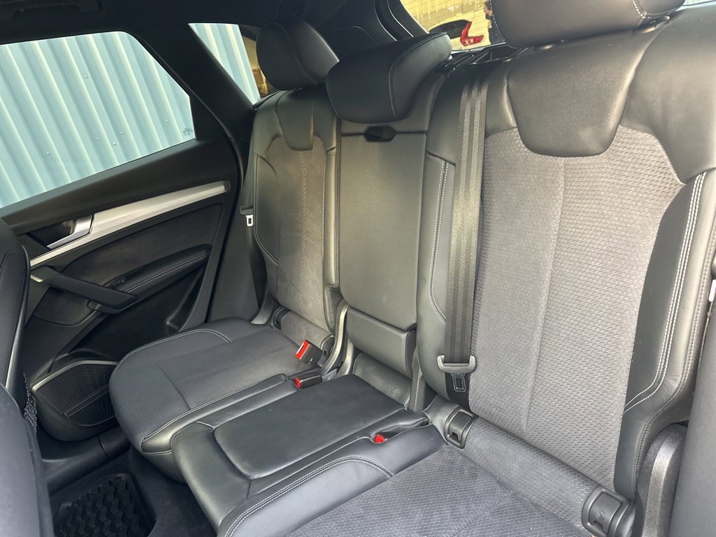 Used 2024 Audi Q5 e Premium Plus w/ Premium Plus Package image 17