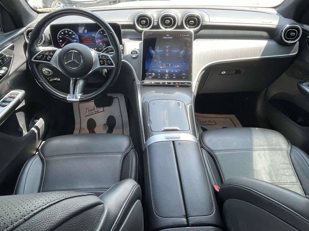 Used 2024 Mercedes-Benz GLC 300 4MATIC image 11