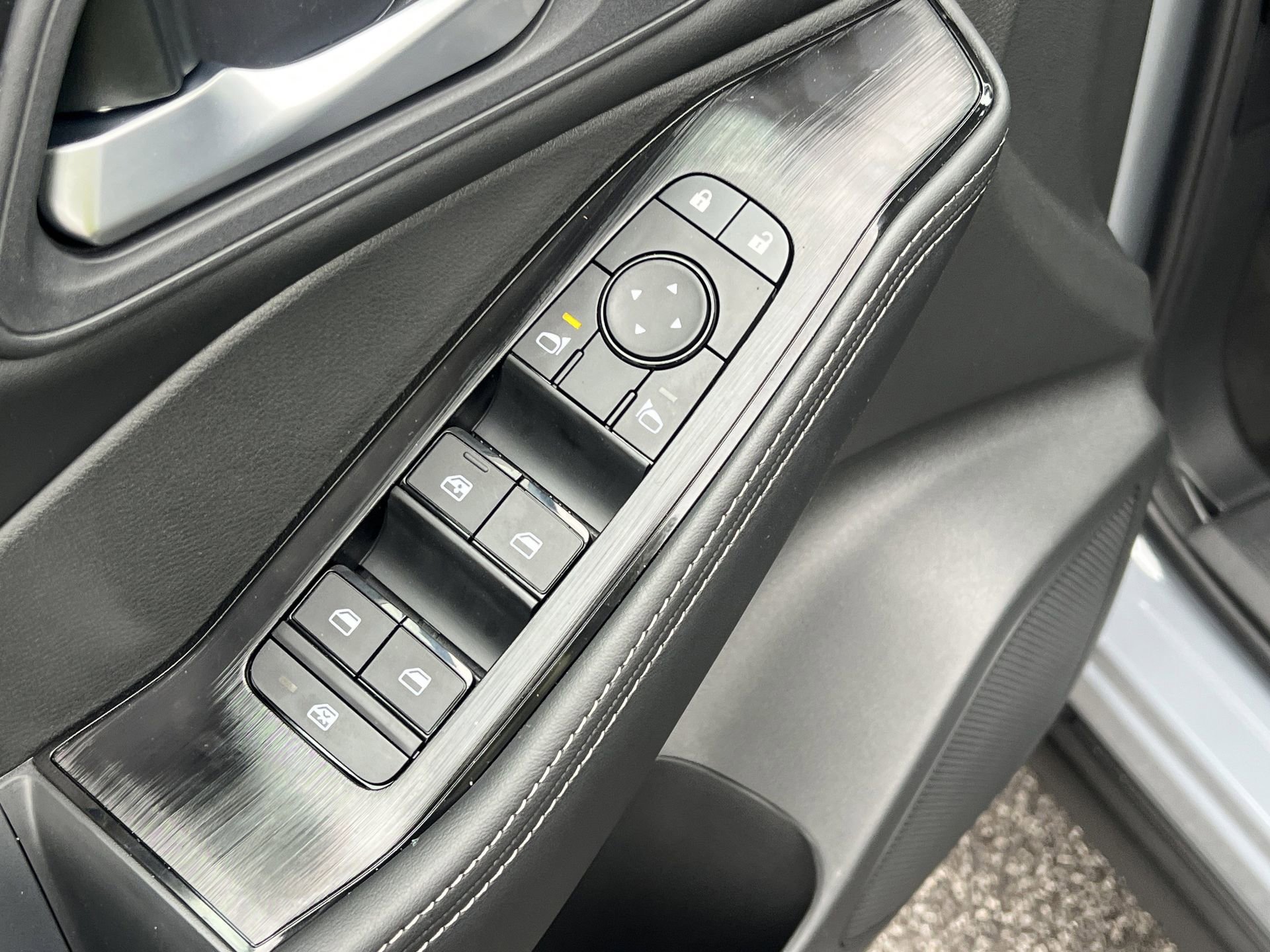 New 2026 Nissan Rogue SV FWD image 15