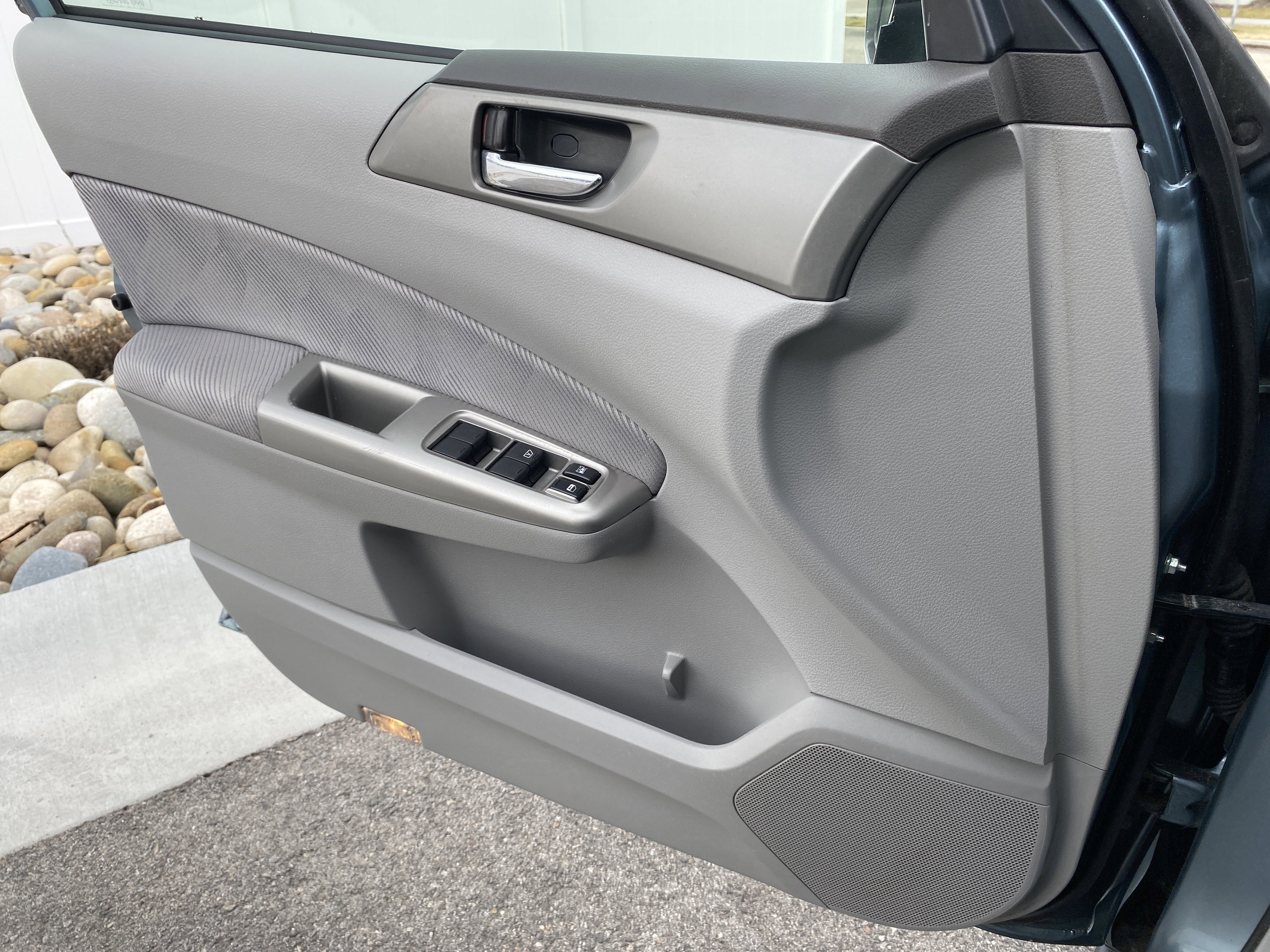 Used 2010 Subaru Forester 2.5X Premium image 17