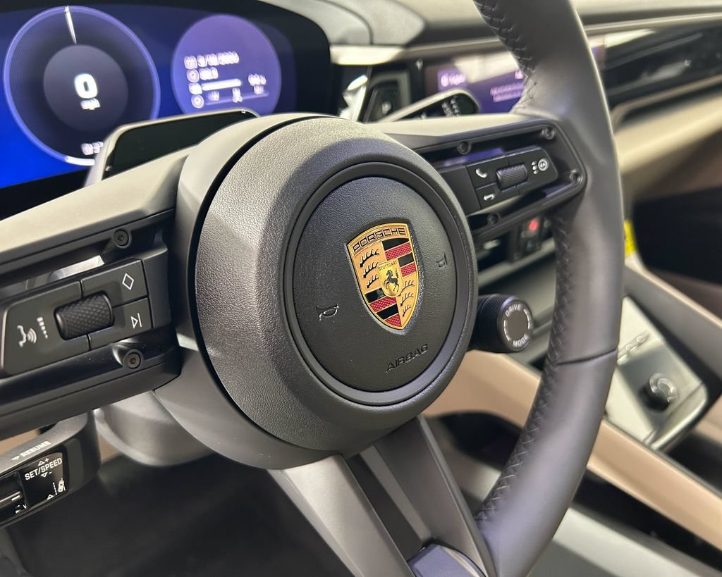 New 2026 Porsche Macan 4 Electric AWD/4WD image 18