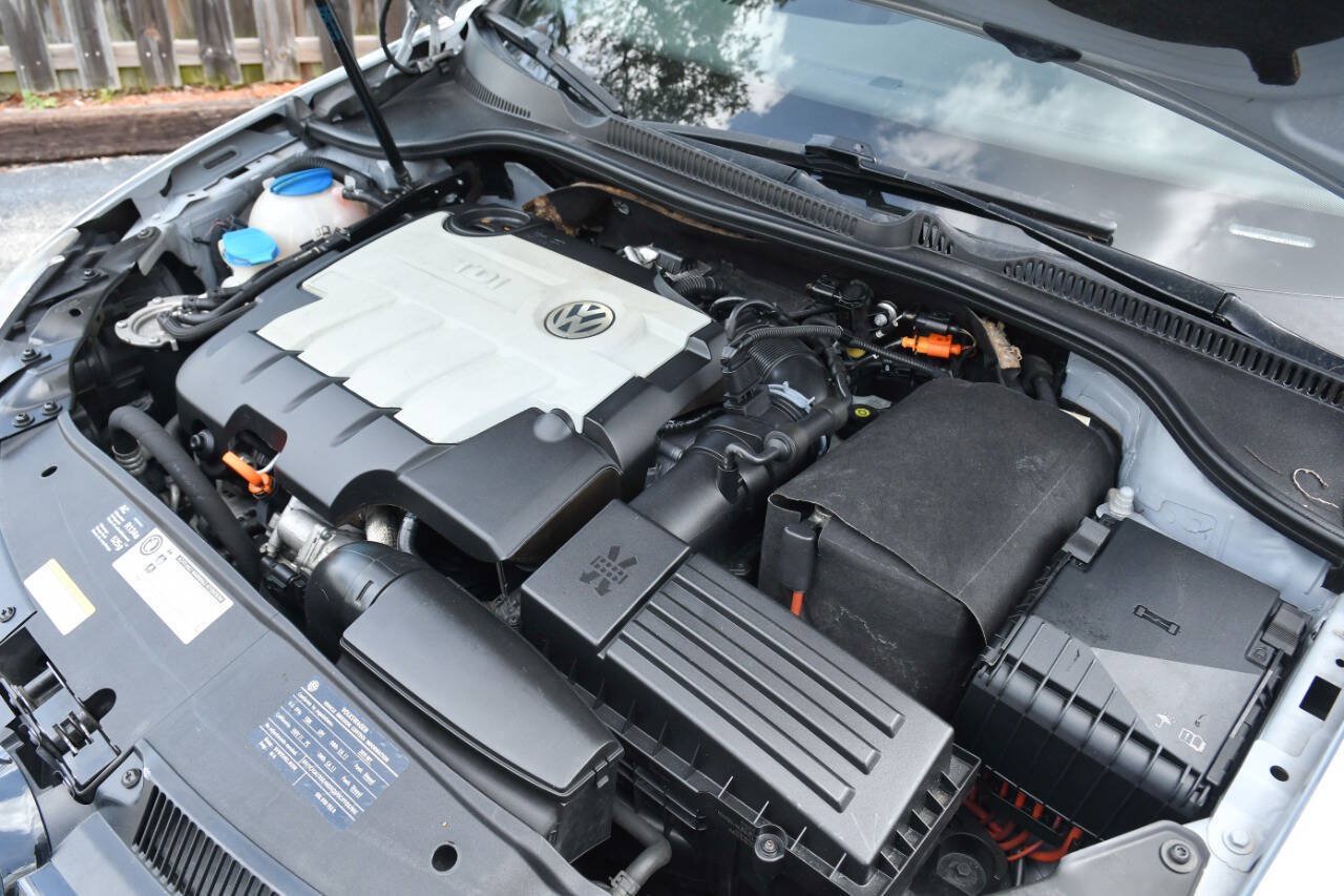 Used 2011 Volkswagen Golf TDI FWD image 29