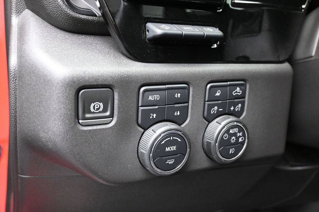 Used 2023 Chevrolet Silverado 1500 ZR2 w/ Technology Package AWD/4WD image 19