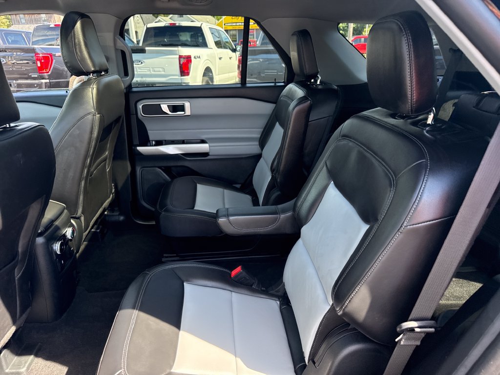 Used 2024 Ford Explorer XLT w/ Equipment Group 202A AWD/4WD image 20