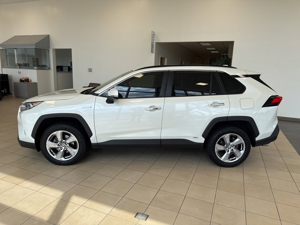 Used 2020 Toyota RAV4 Limited image 2