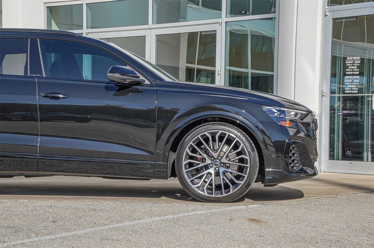Used 2024 Audi SQ8 Prestige image 9