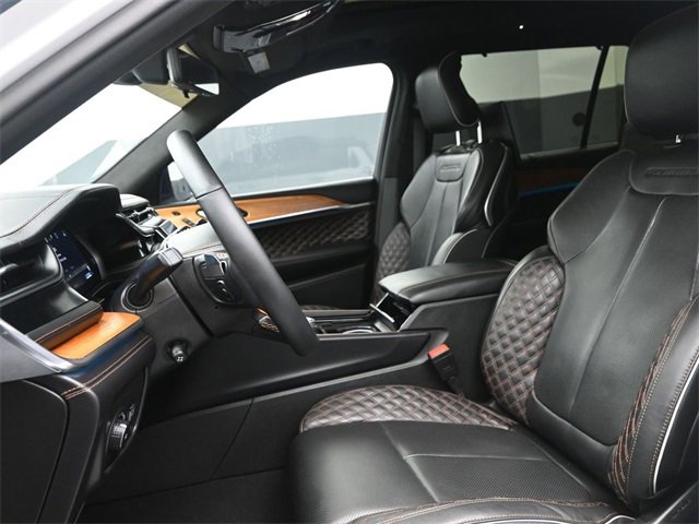 Used 2024 Jeep Grand Cherokee L Summit image 9