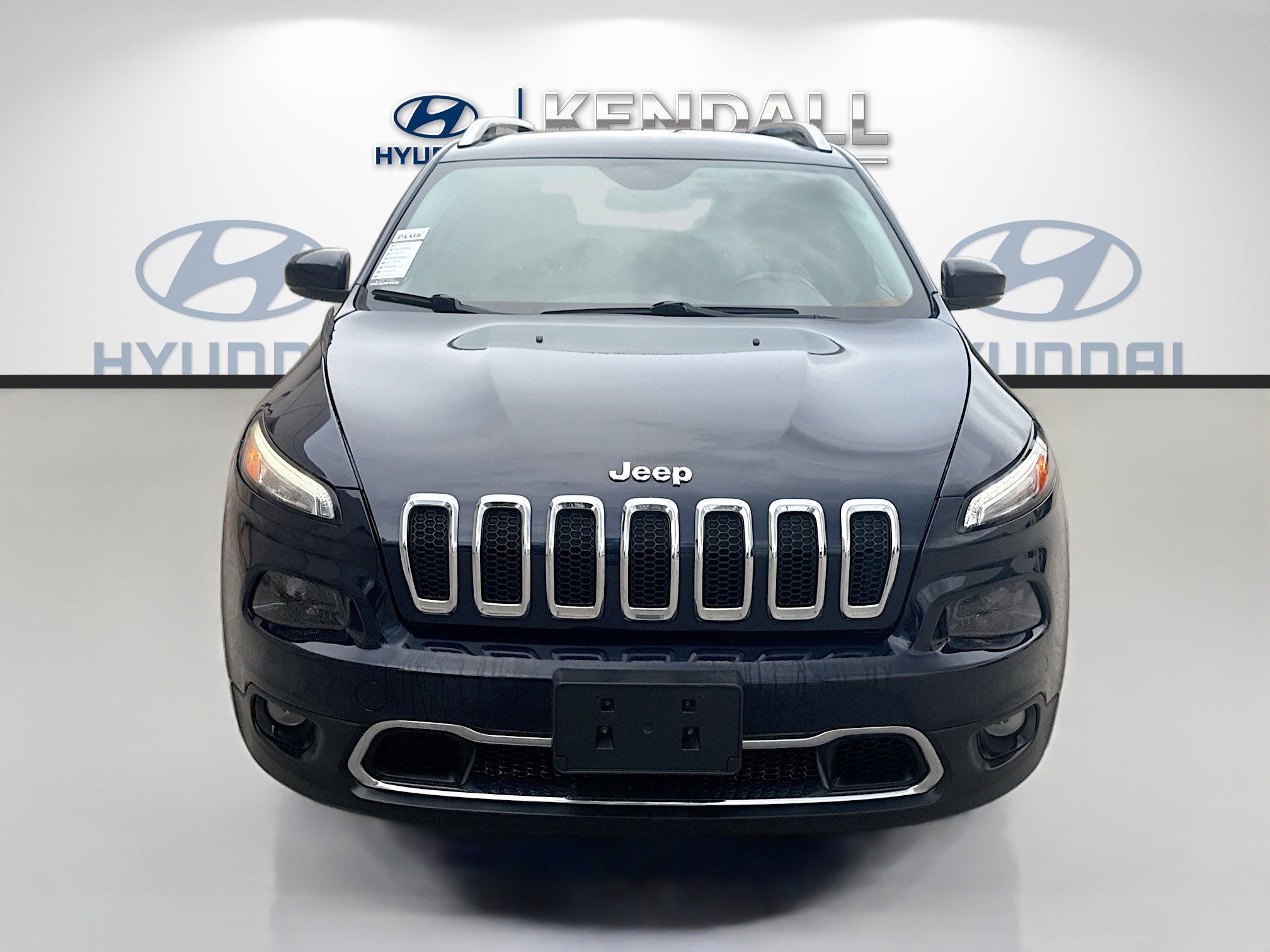 Used 2016 Jeep Cherokee Limited image 2