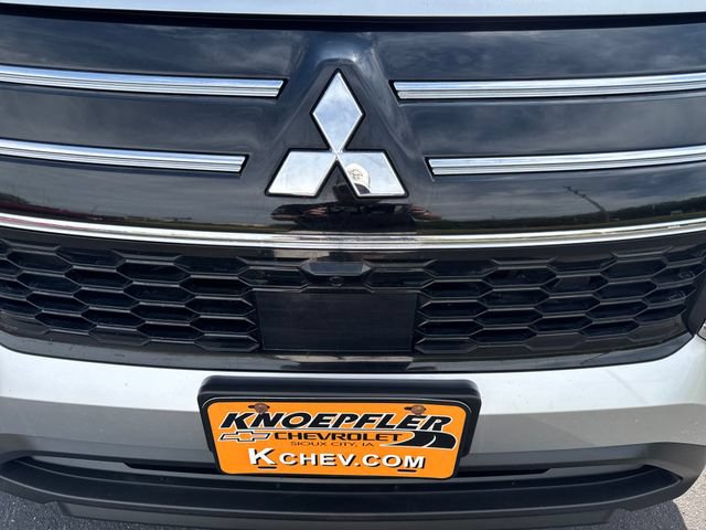 Used 2025 Mitsubishi Outlander ES AWD/4WD image 32