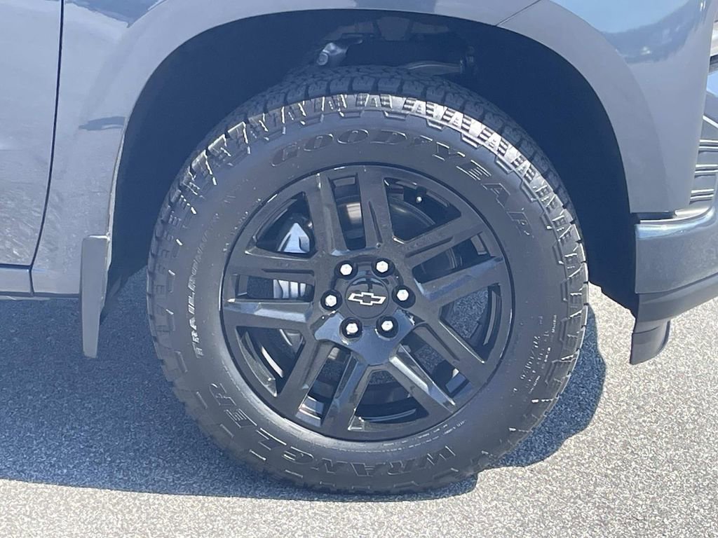 Used 2021 Chevrolet Silverado 1500 RST w/ LPO, Blackout Package image 11