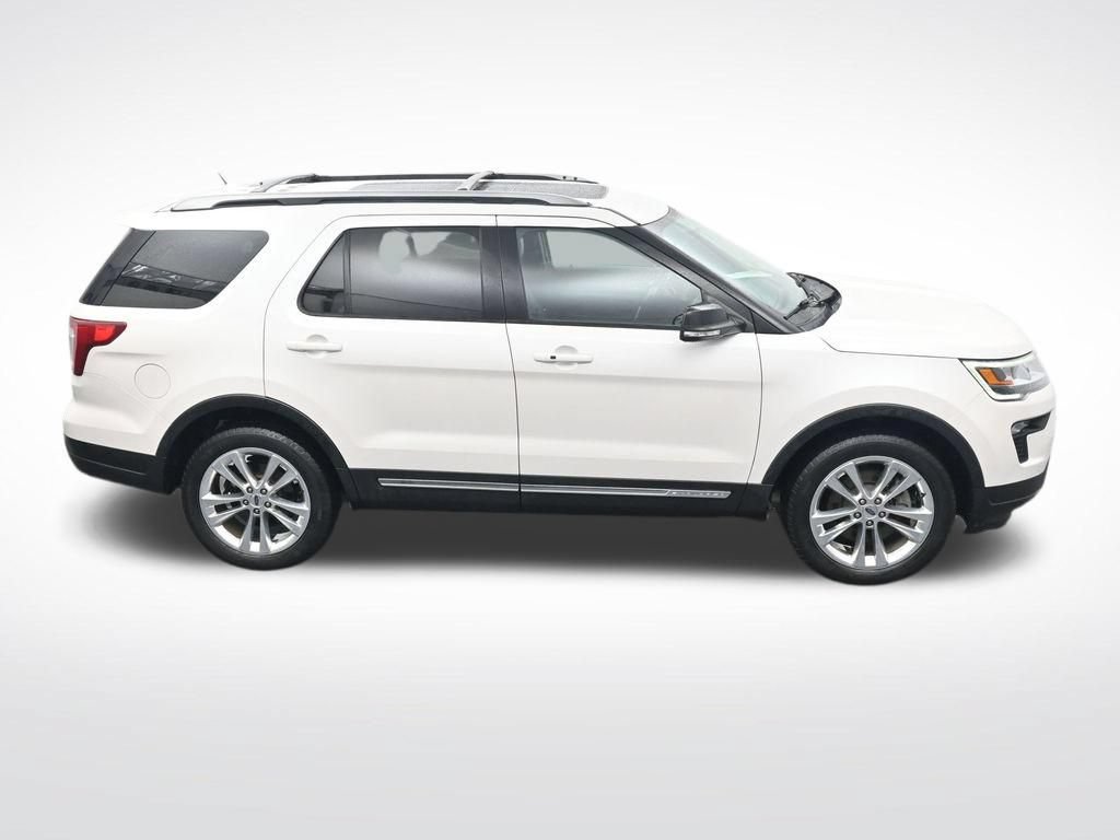 Used 2018 Ford Explorer XLT w/ Equipment Group 202A AWD/4WD image 23