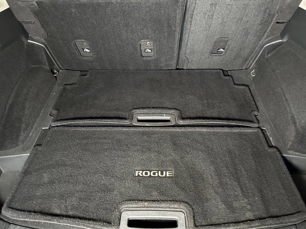 Used 2021 Nissan Rogue Platinum image 19