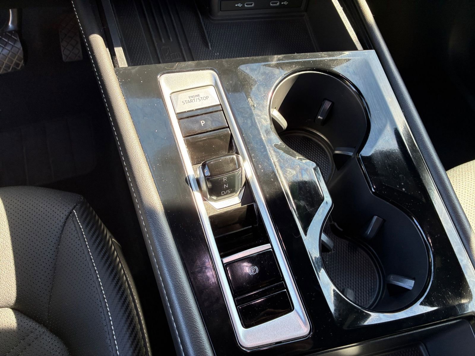 Used 2025 Volkswagen Atlas Cross Sport SE image 43