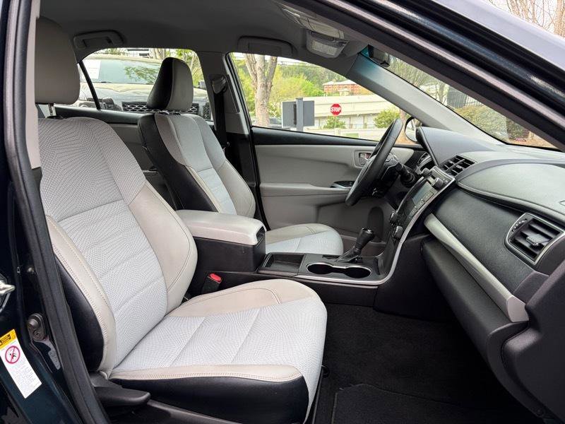 Used 2016 Toyota Camry SE image 34