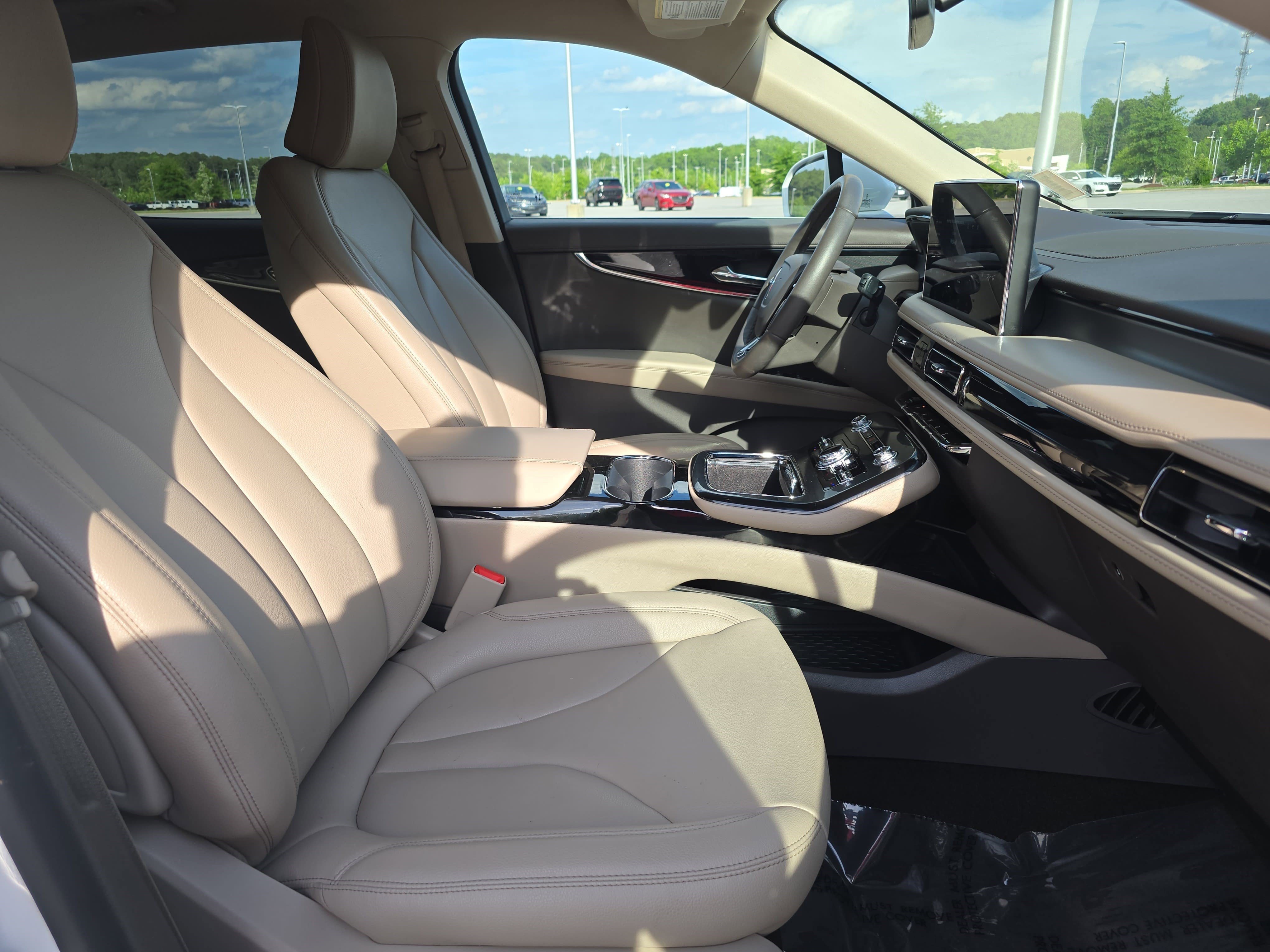 Used 2023 Lincoln Nautilus AWD w/ Premium Package image 10