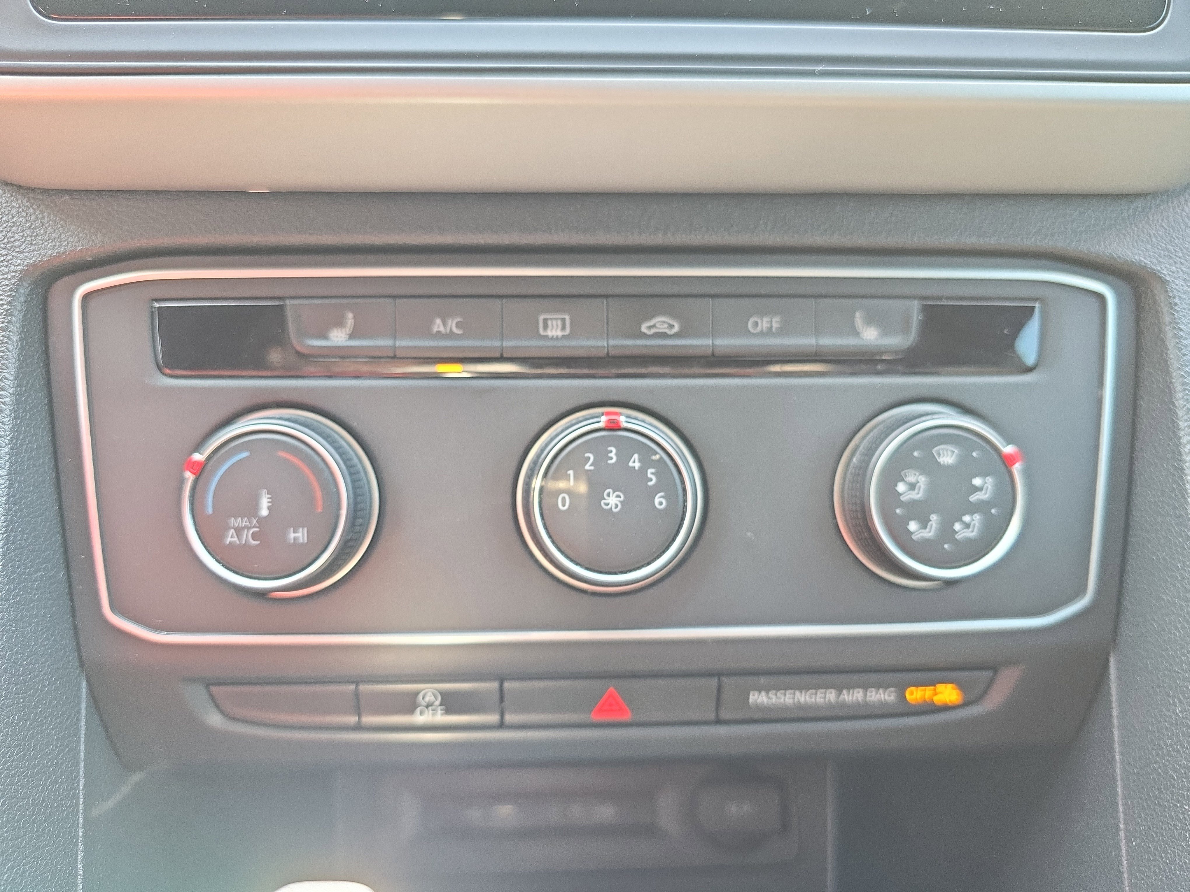 Used 2022 Volkswagen Atlas Cross Sport SE image 18