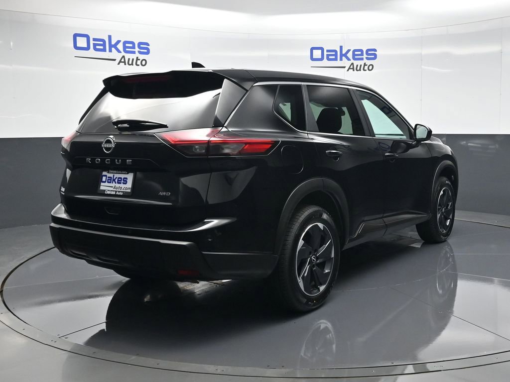 Used 2025 Nissan Rogue SV image 8