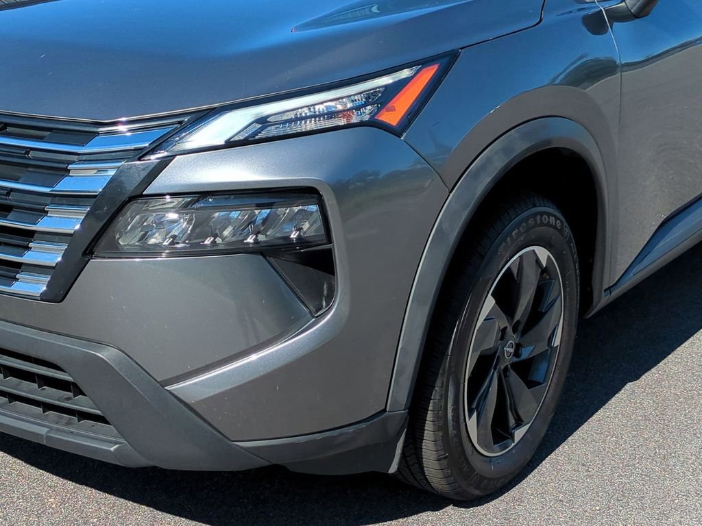 Certified 2024 Nissan Rogue SV image 9