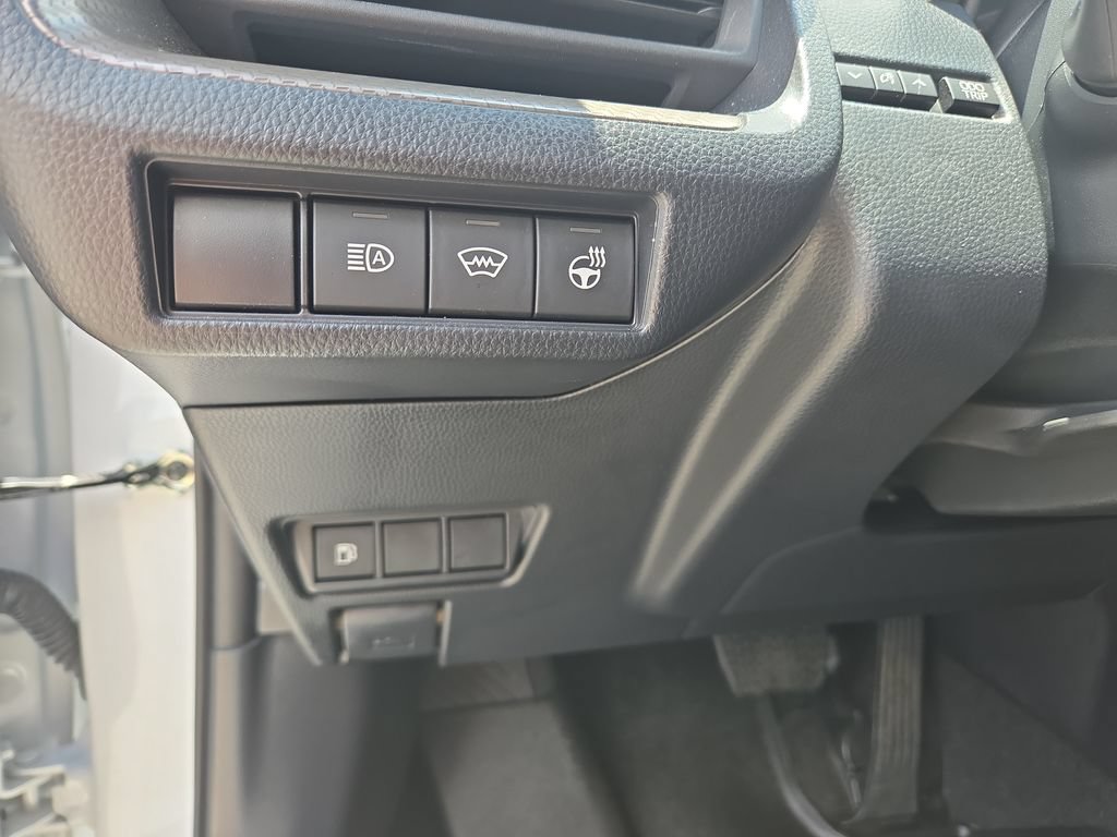 Used 2024 Toyota Prius XLE FWD image 15