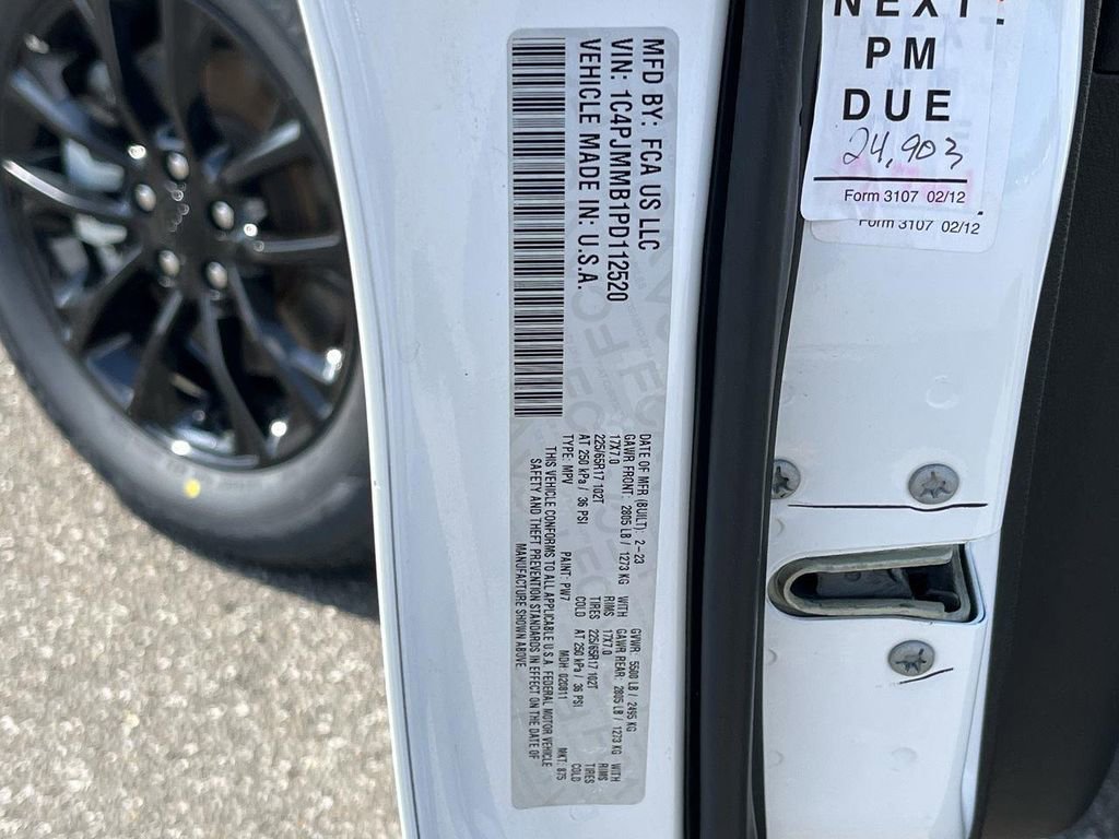 Used 2023 Jeep Cherokee Altitude Lux image 33