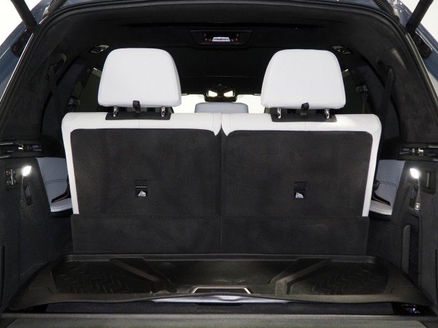 Used 2024 BMW X7 xDrive40i image 61