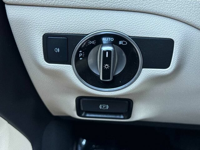 Used 2018 Mercedes-Benz CLA 250 image 30