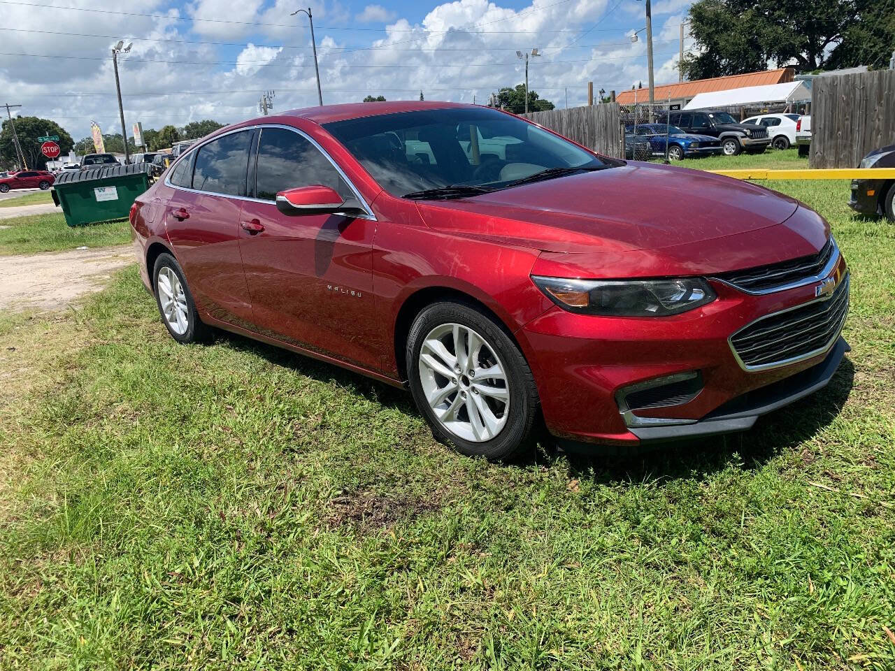 Used 2017 Chevrolet Malibu LT FWD image 1