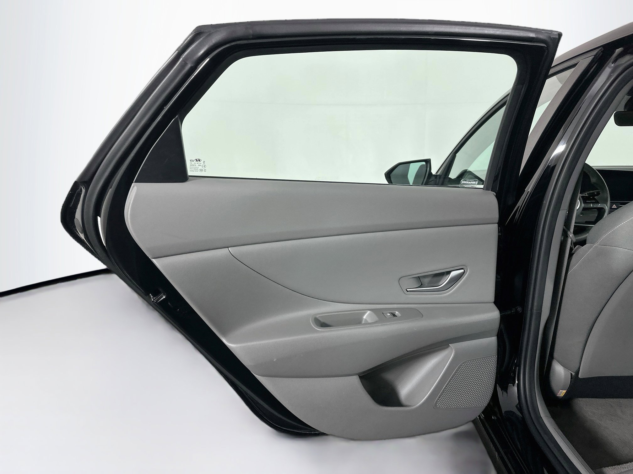 Used 2025 Hyundai Elantra SEL FWD image 27