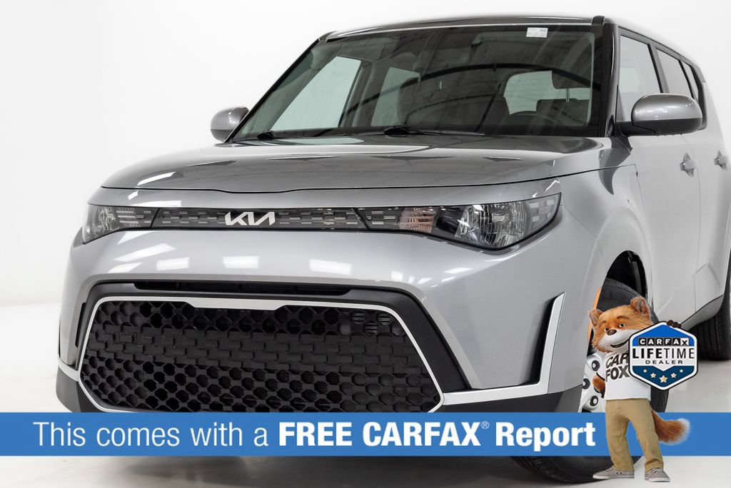Certified 2025 Kia Soul LX w/ LX Technology Package FWD image 2
