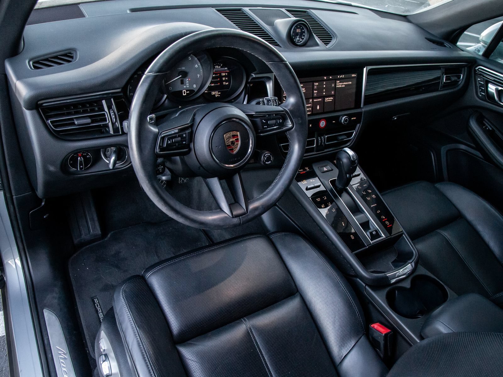 Certified 2024 Porsche Macan S AWD/4WD image 4